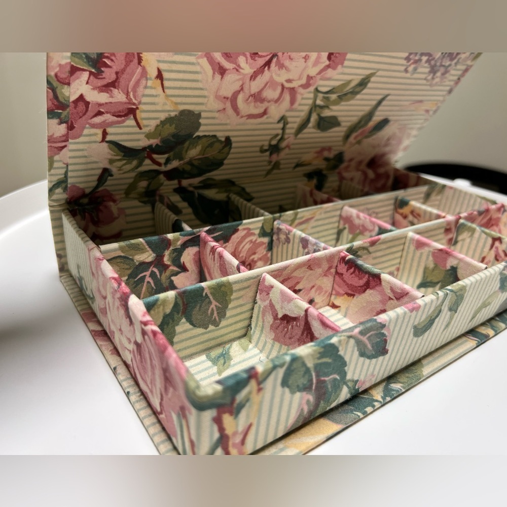 Floral Multi-Compartment Jewelry Organizer in Pink and Green
